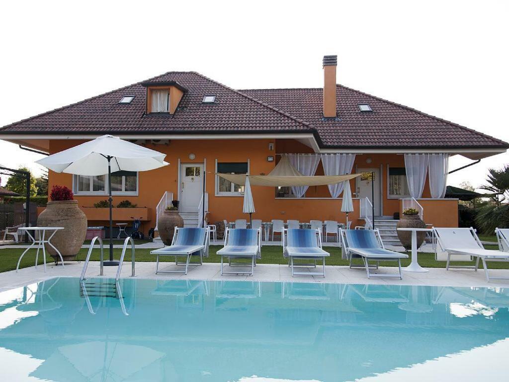 Villa Orange Пескантина Екстериор снимка